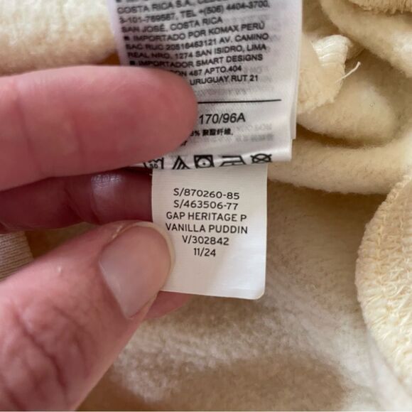 GAP Women’s Heritage Collection “Vanilla Pudding”Sweater Current Season M NWOT - Picture 7 of 10